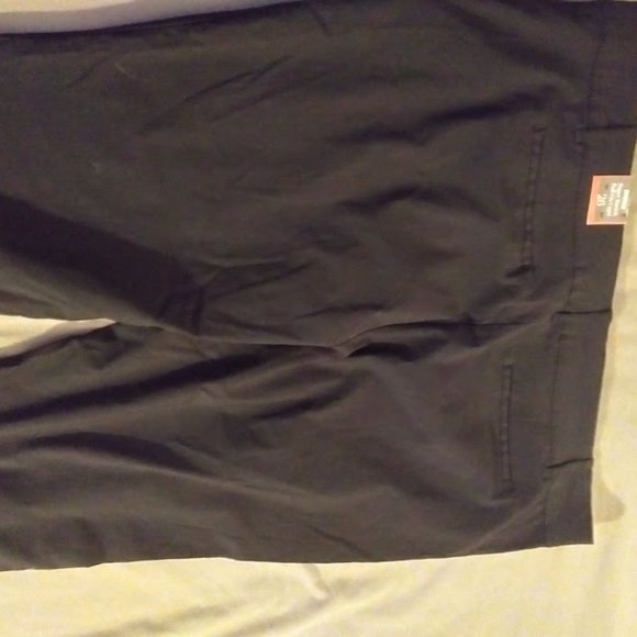 NWT Avenue Super Stretch Capri - Picture 4 of 6